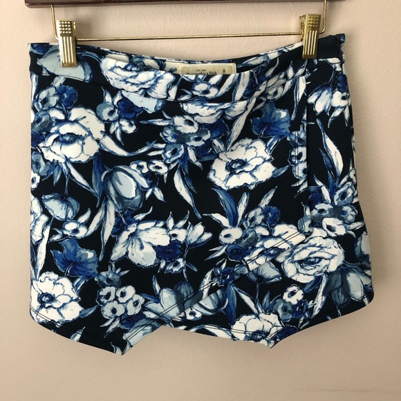 Abercrombie & Fitch Pants - Abercrombie & Fitch | Floral Skort